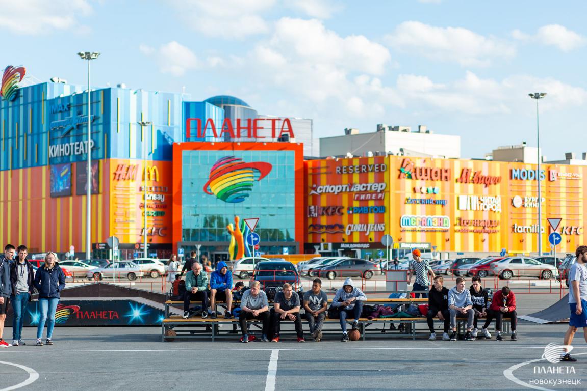 Планета новокузнецк. ТРЦ Планета Новокузнецк. Планета Москва ТРЦ Планета.